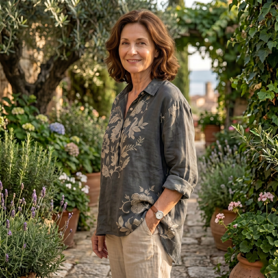 Chiara | Elegant Linneblus Med Blommigt Tryck